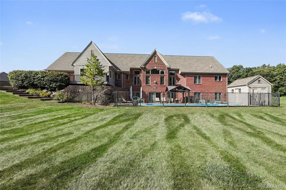2442 Meadow Court Addison Township, MI 48367