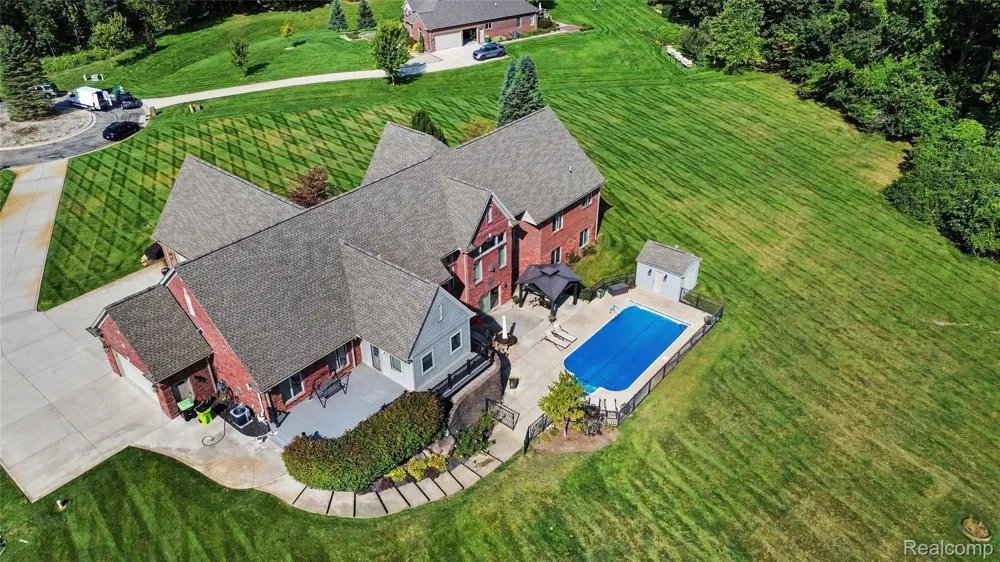 2442 Meadow Court Addison Township, MI 48367
