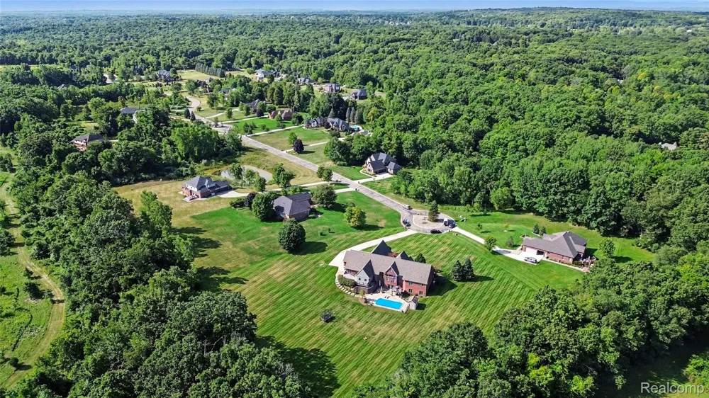 2442 Meadow Court Addison Township, MI 48367