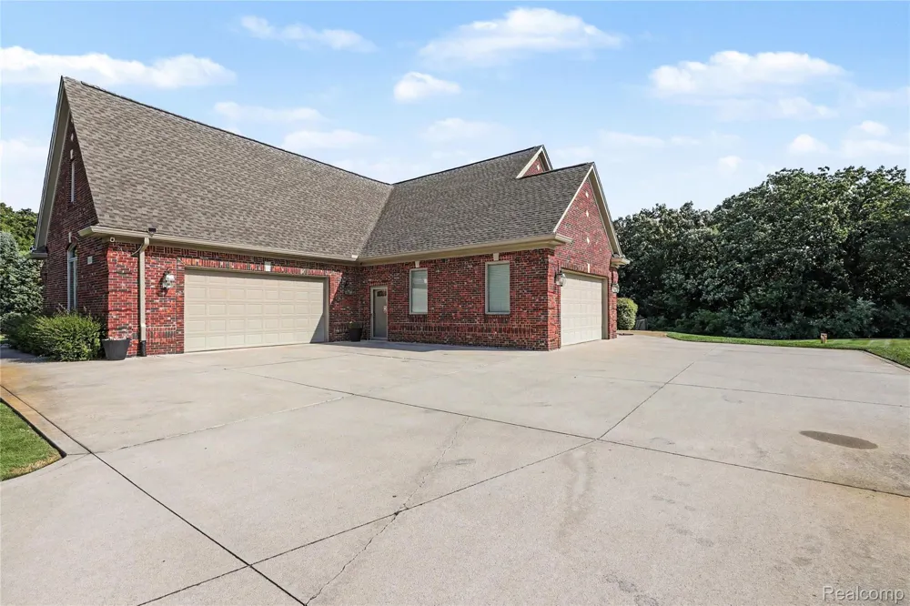 2442 Meadow Court Addison Township, MI 48367