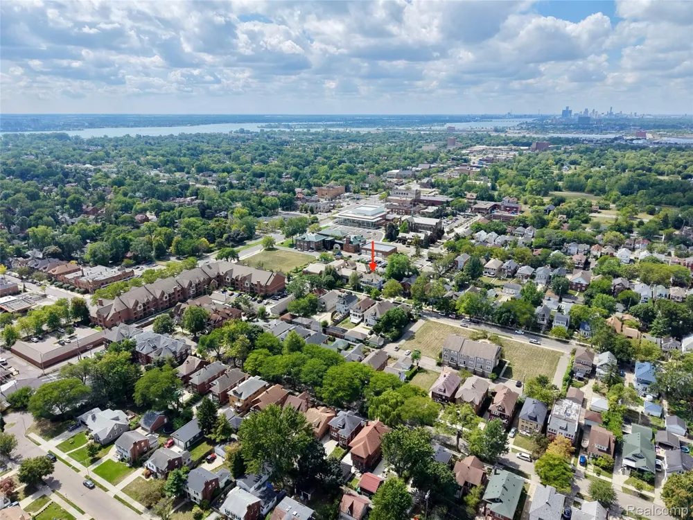 1027 LAKEPOINTE STREET Grosse Pointe Park City, MI 48230