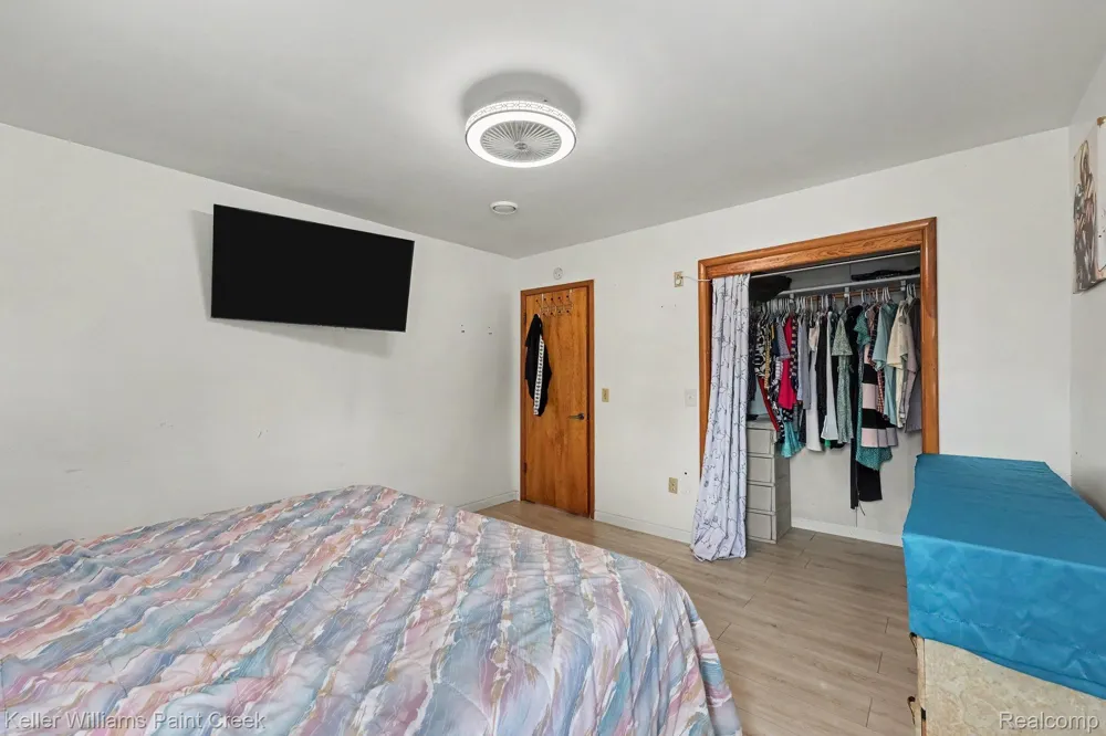 4959 IRWINDALE DRIVE Waterford Charter Township, MI 48328