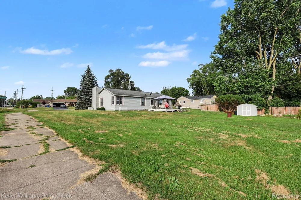 4959 IRWINDALE DRIVE Waterford Charter Township, MI 48328