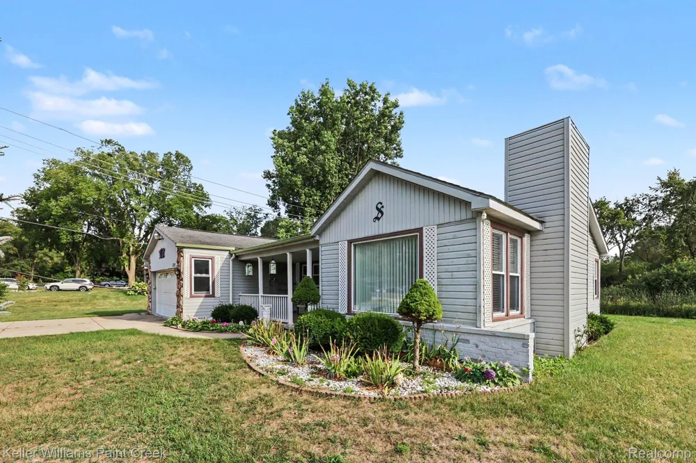 4959 IRWINDALE DRIVE Waterford Charter Township, MI 48328