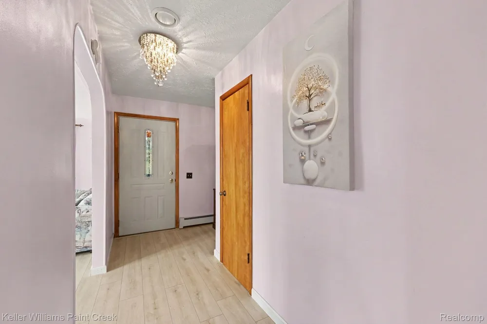 4959 IRWINDALE DRIVE Waterford Charter Township, MI 48328
