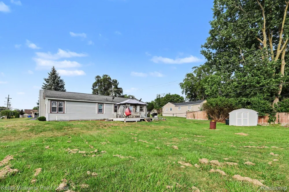 4959 IRWINDALE DRIVE Waterford Charter Township, MI 48328