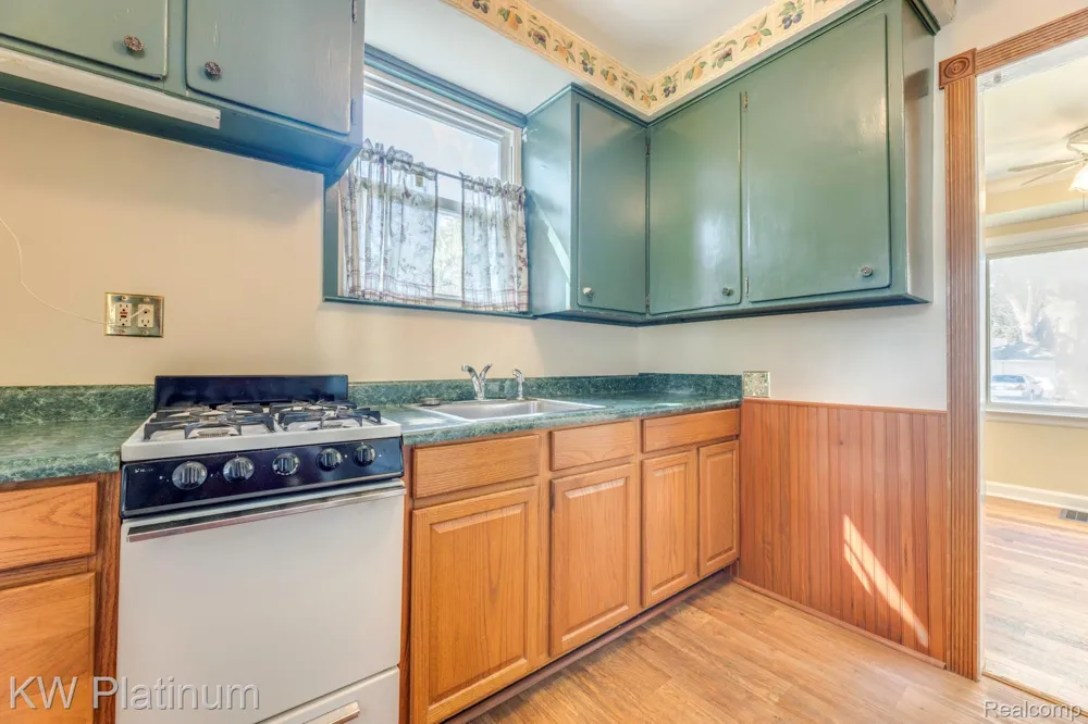 3310 Poplar Street Port Huron City, MI 48060