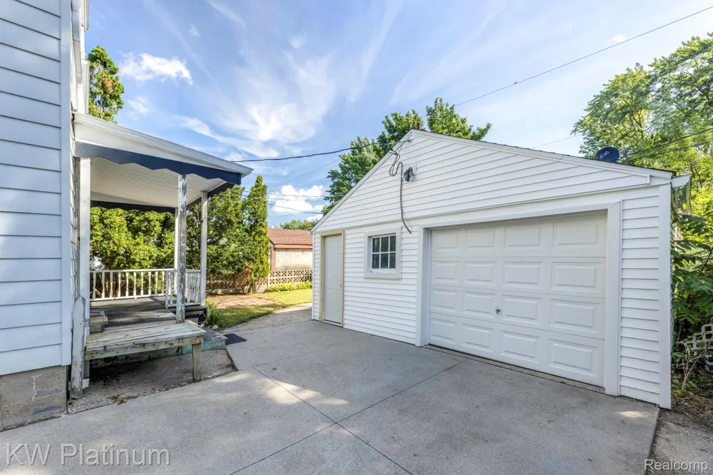 3310 Poplar Street Port Huron City, MI 48060
