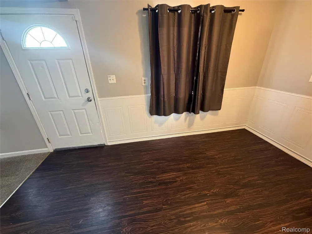 26039 Clancy Street Roseville City, MI 48066