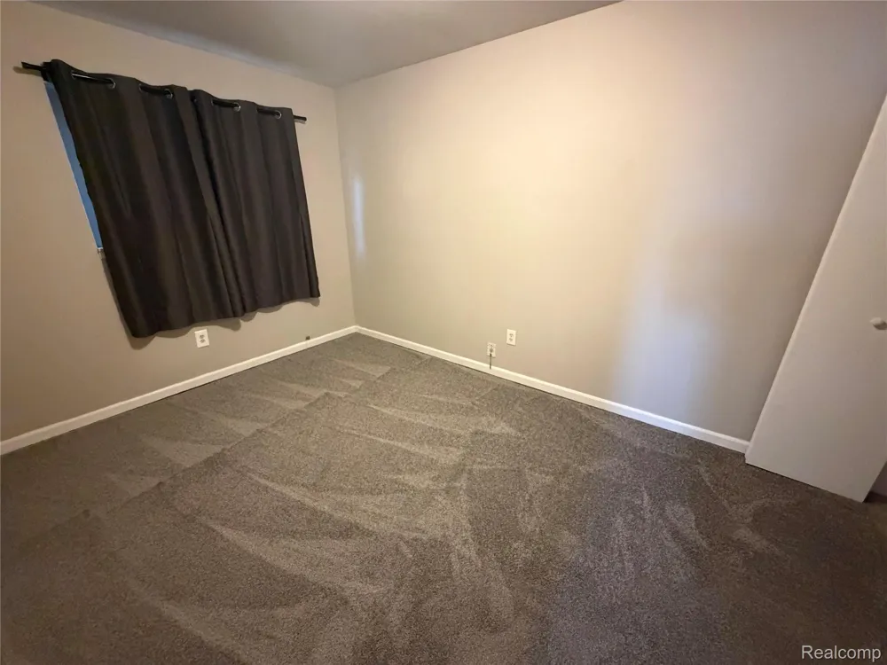 26039 Clancy Street Roseville City, MI 48066