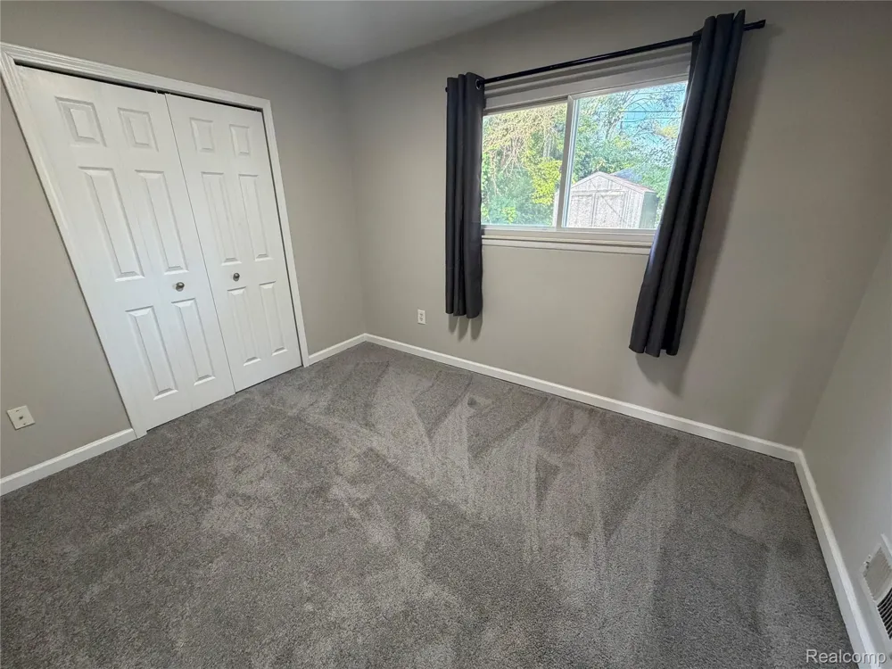 26039 Clancy Street Roseville City, MI 48066