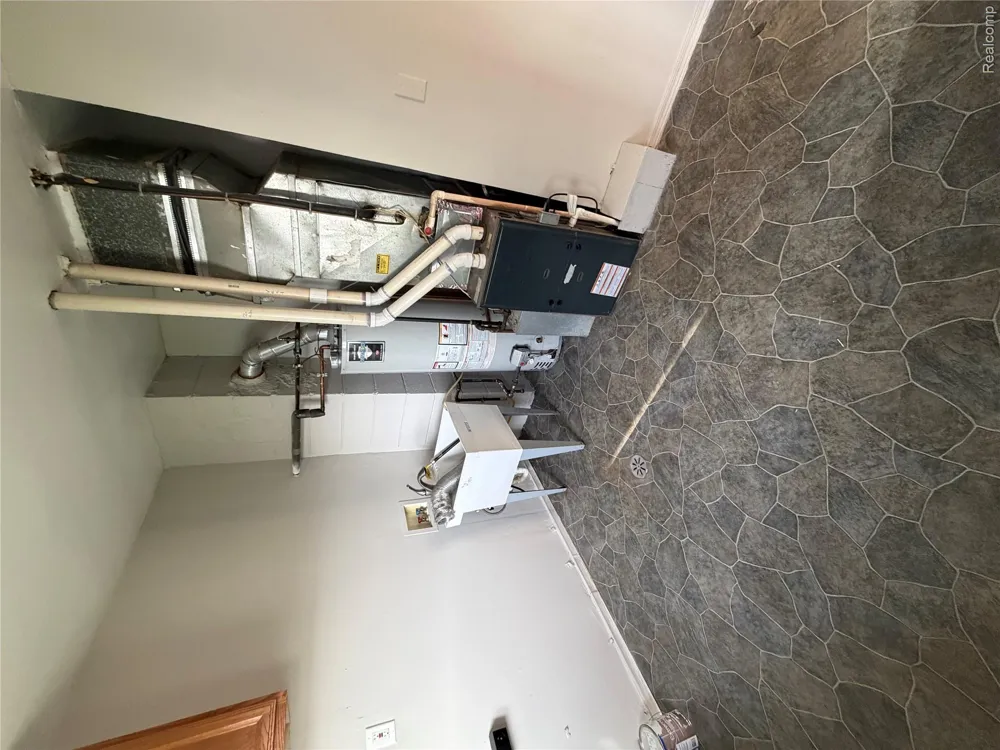 26039 Clancy Street Roseville City, MI 48066