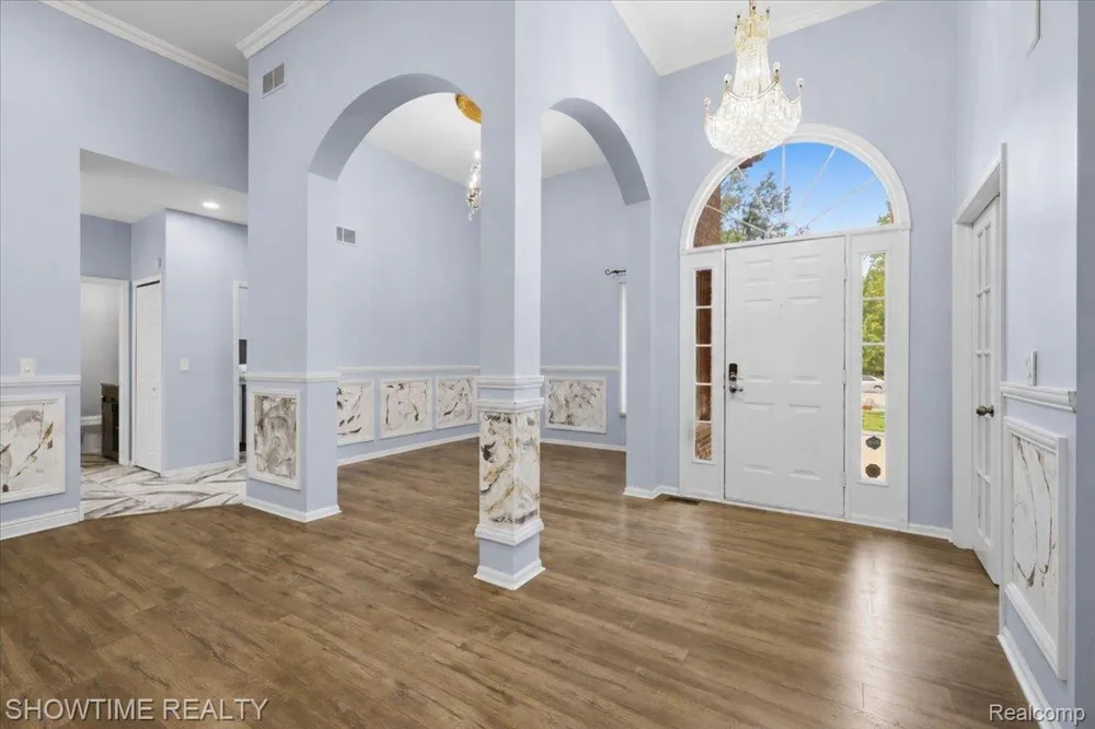 11656 Majestic Court Shelby Charter Township, MI 48315