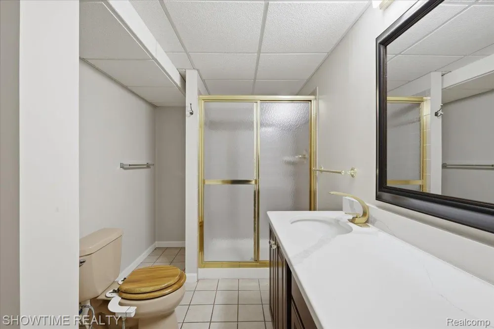 11656 Majestic Court Shelby Charter Township, MI 48315