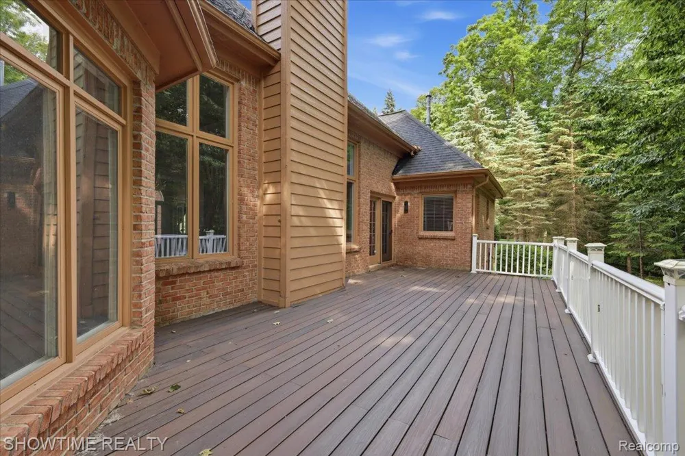 11656 Majestic Court Shelby Charter Township, MI 48315