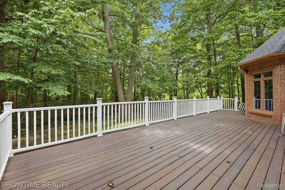11656 Majestic Court Shelby Charter Township, MI 48315
