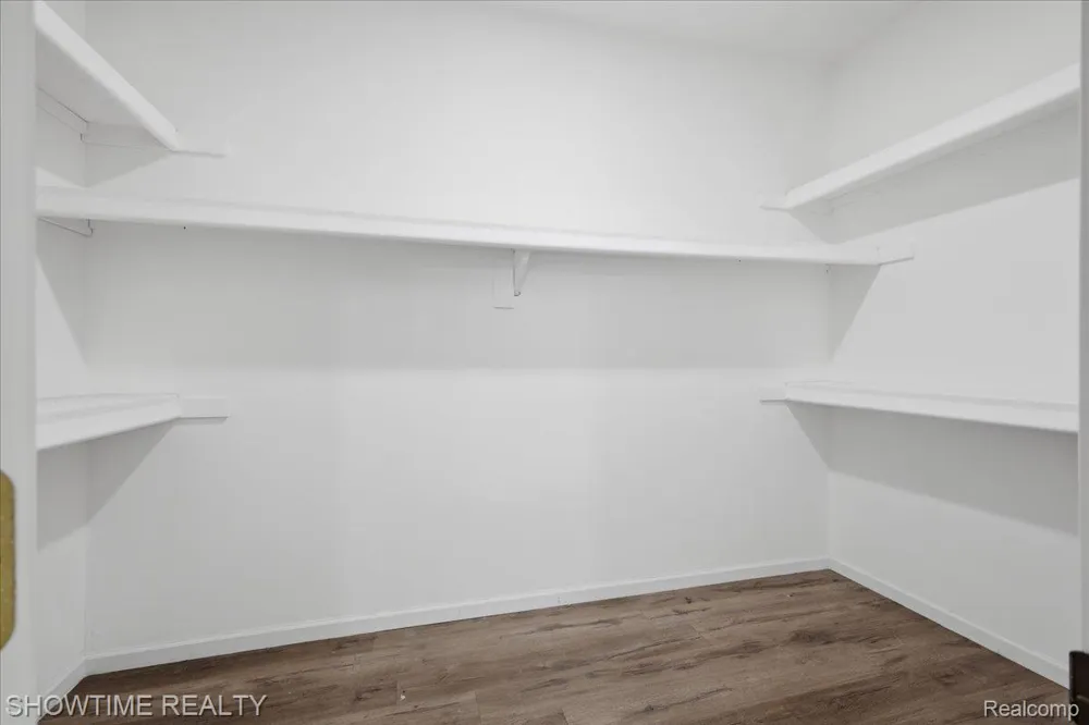 11656 Majestic Court Shelby Charter Township, MI 48315