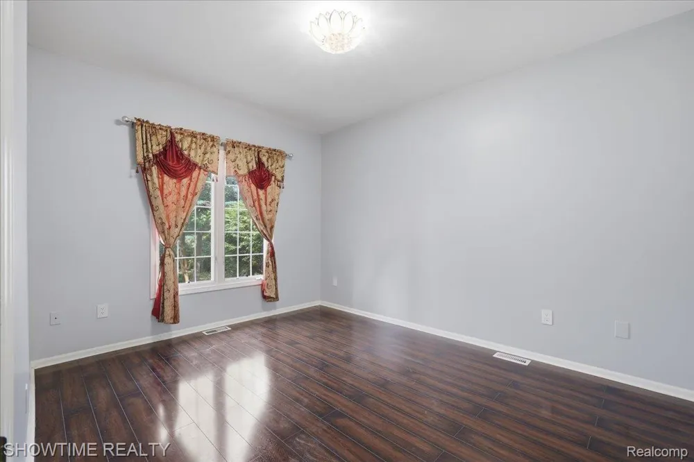 11656 Majestic Court Shelby Charter Township, MI 48315