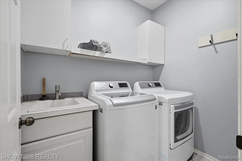 11656 Majestic Court Shelby Charter Township, MI 48315