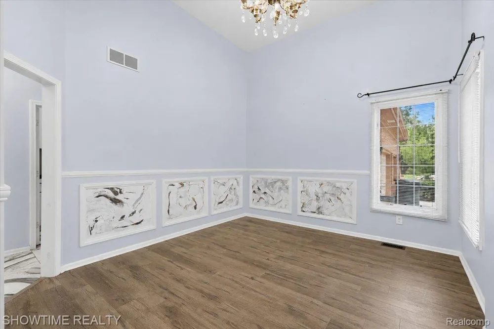 11656 Majestic Court Shelby Charter Township, MI 48315