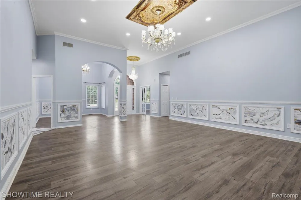 11656 Majestic Court Shelby Charter Township, MI 48315