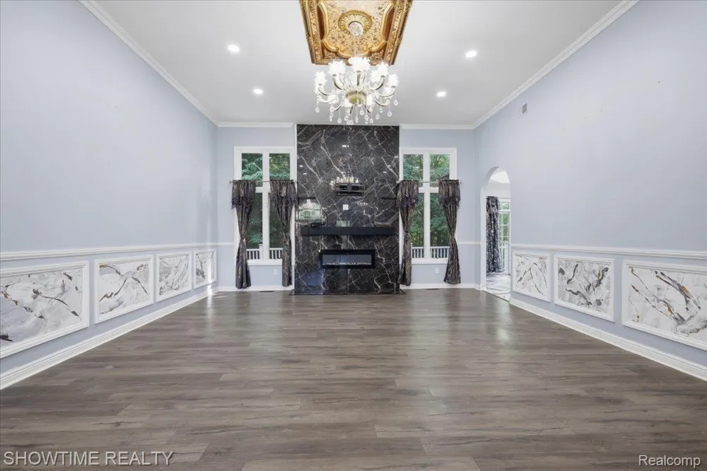 11656 Majestic Court Shelby Charter Township, MI 48315