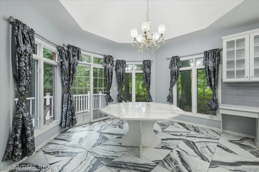 11656 Majestic Court Shelby Charter Township, MI 48315