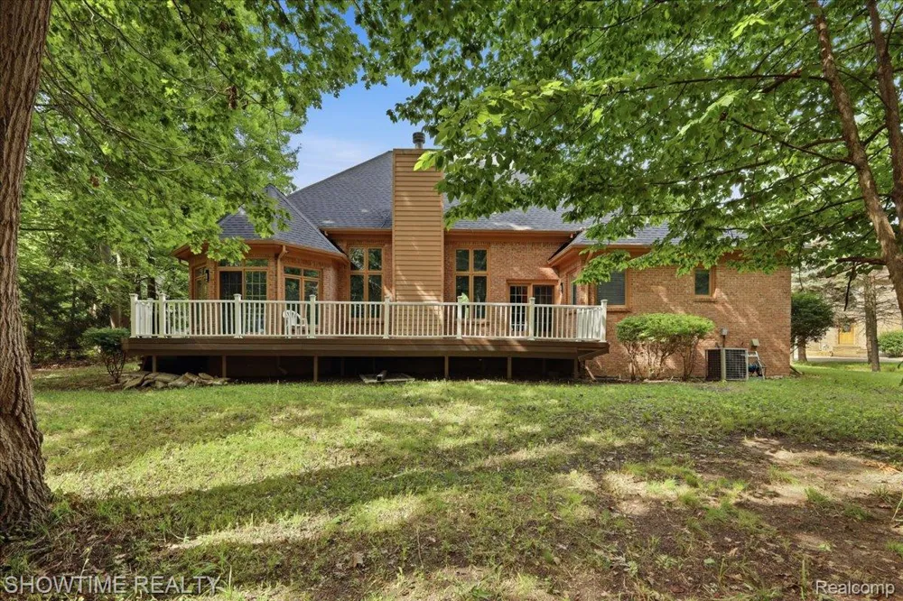11656 Majestic Court Shelby Charter Township, MI 48315