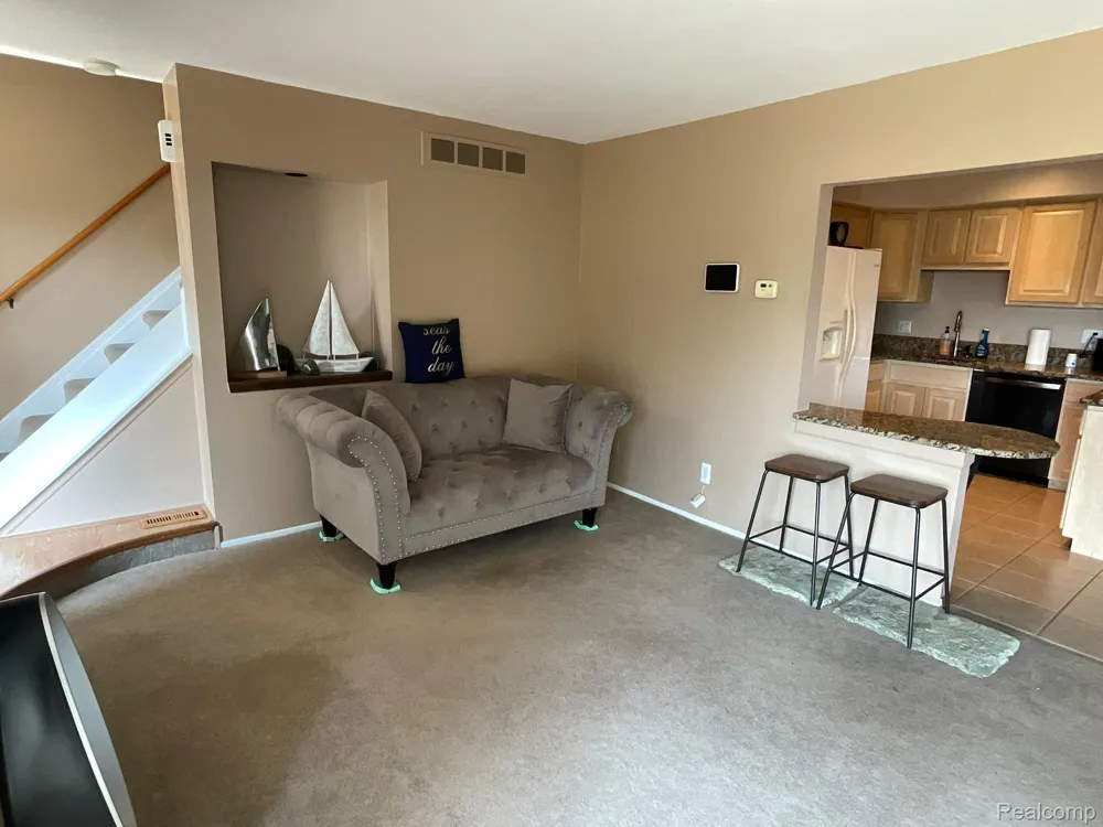 32450 Barclay Square Warren City, MI 48093