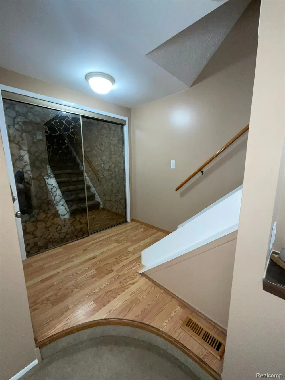32450 Barclay Square Warren City, MI 48093