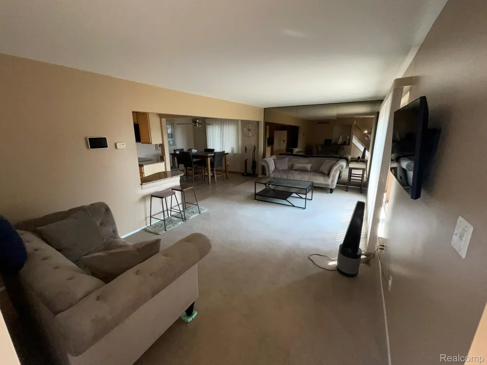 32450 Barclay Square Warren City, MI 48093