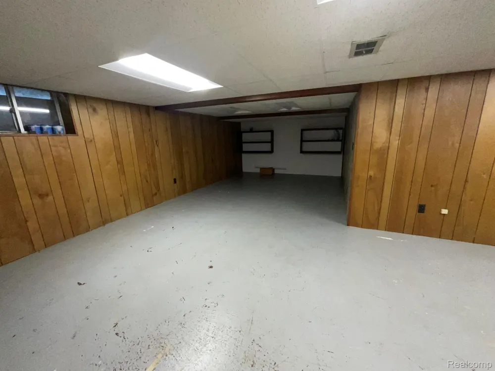 32450 Barclay Square Warren City, MI 48093