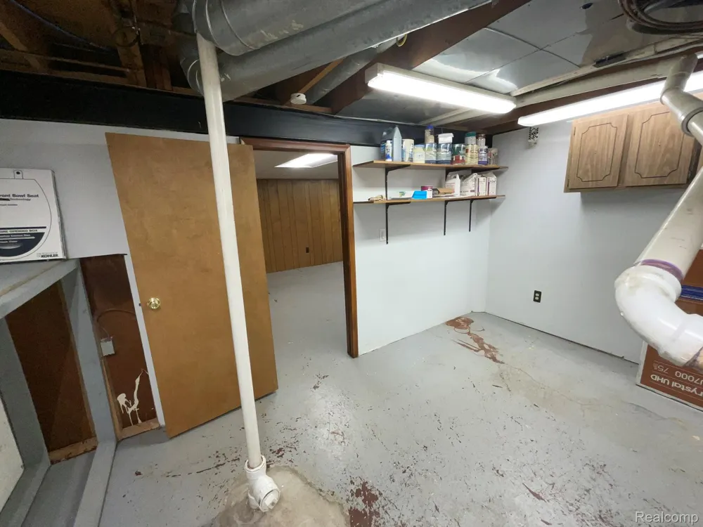 32450 Barclay Square Warren City, MI 48093