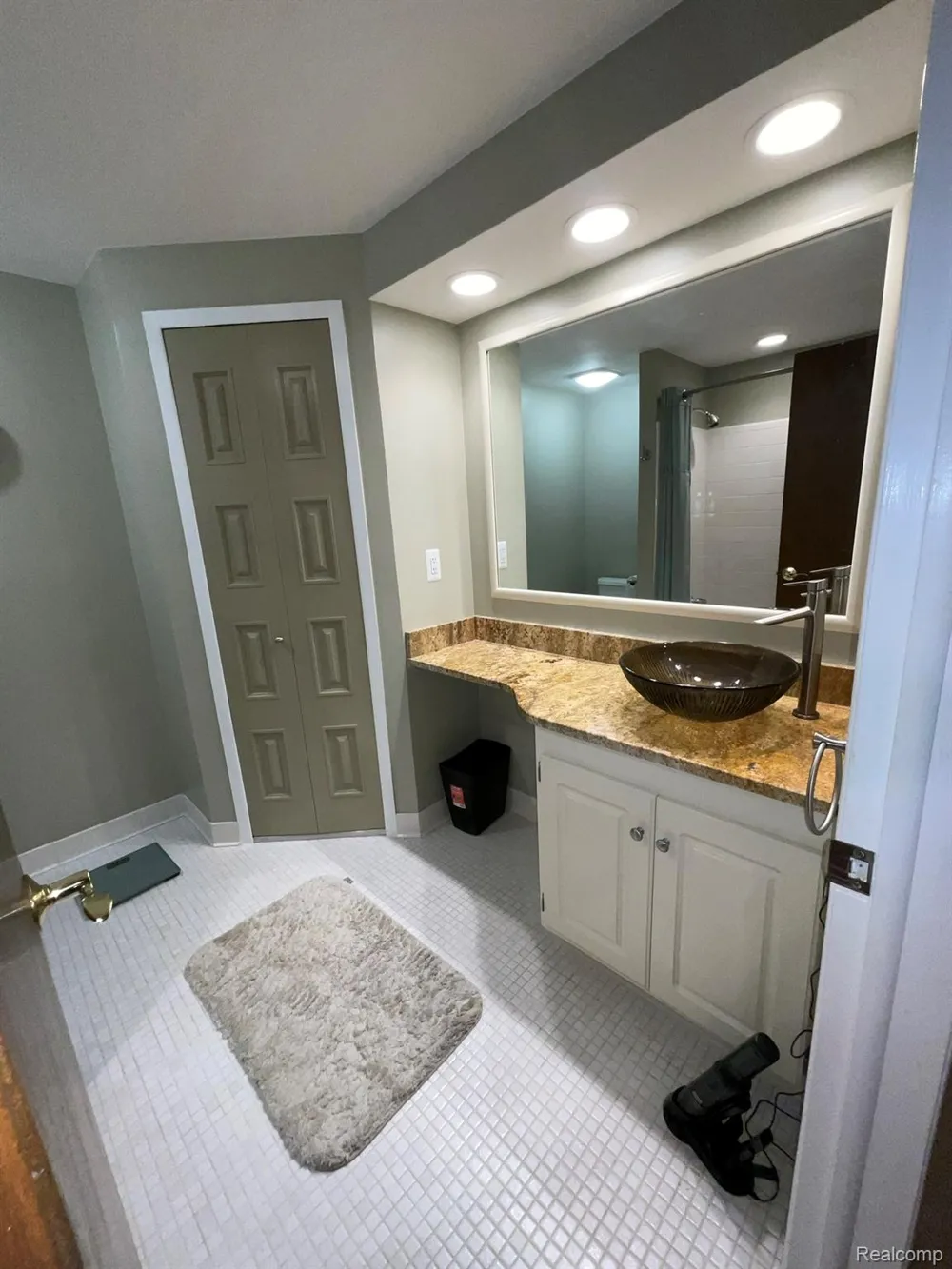 32450 Barclay Square Warren City, MI 48093