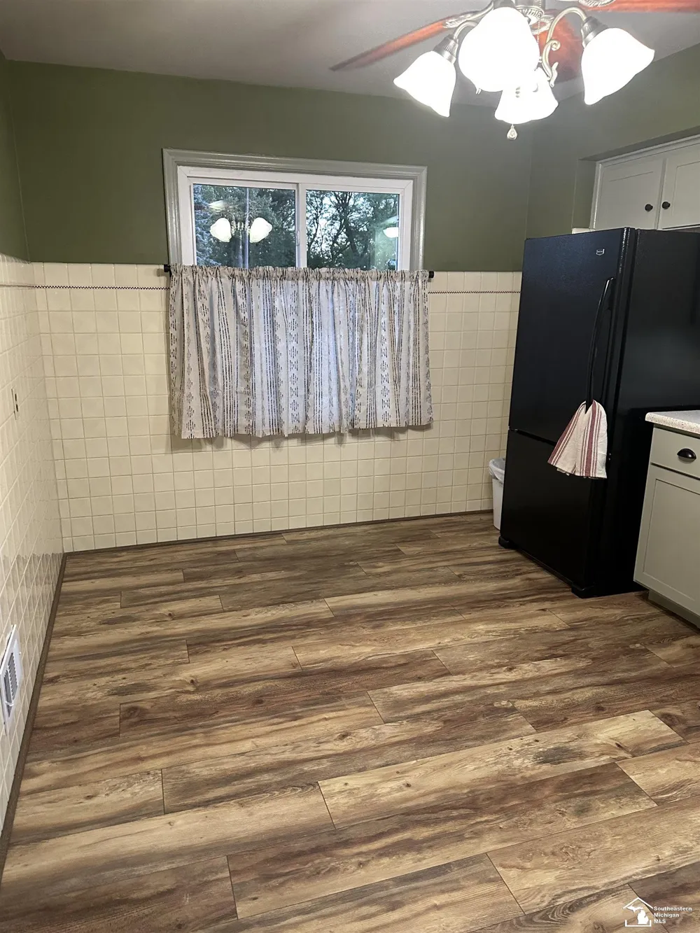 2198 Moran Avenue Lincoln Park City, MI 48146