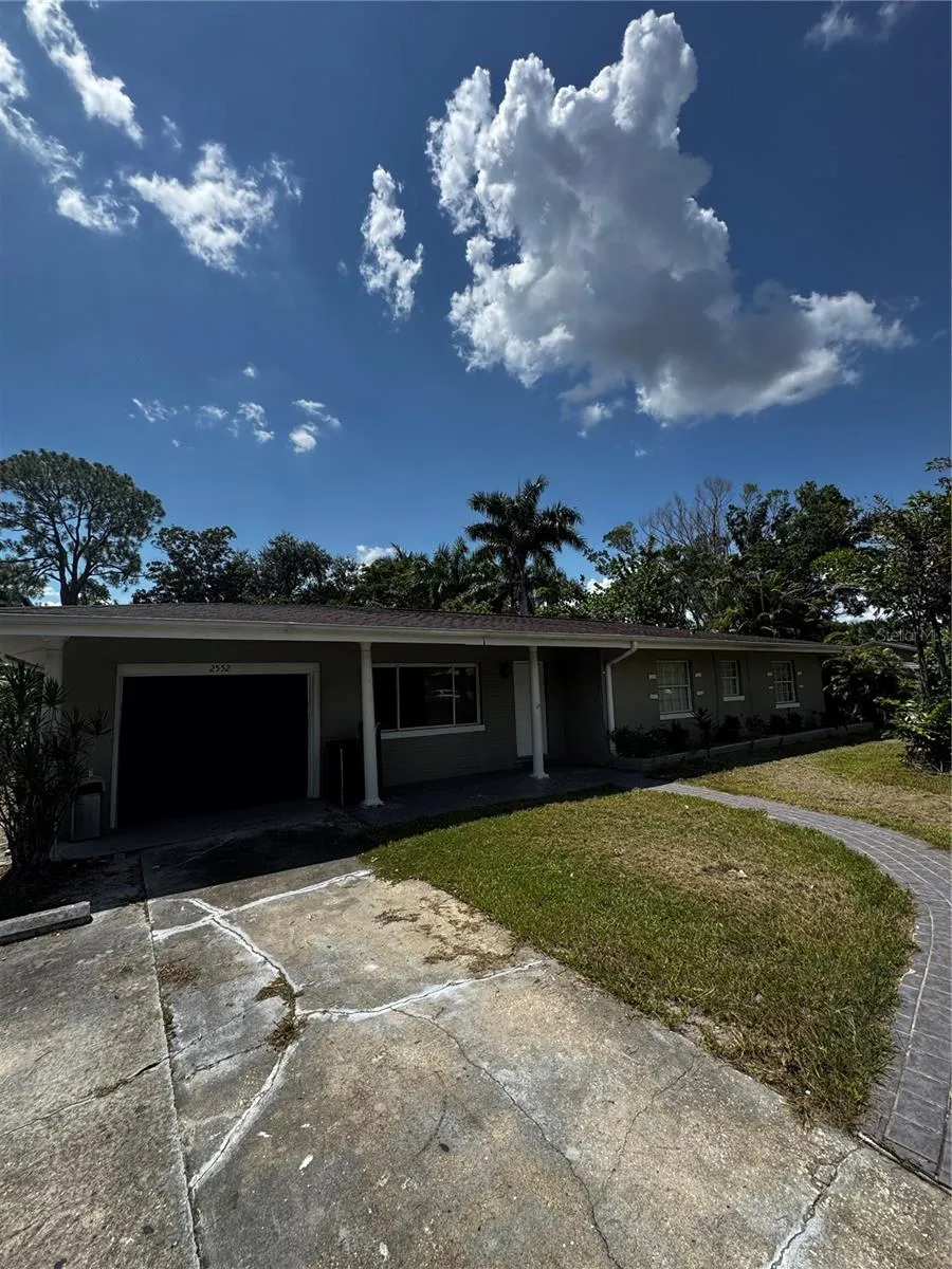 2552 COLUMBUS STREET Fort Myers, FL 33901
