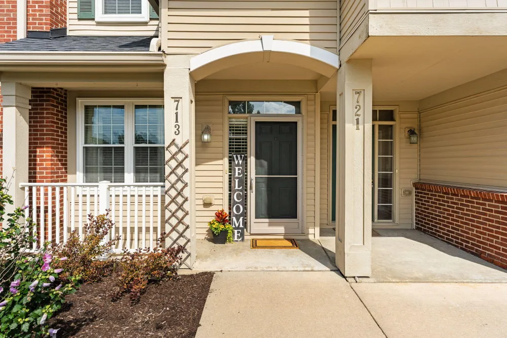 713 Abbington Court Genoa Township, MI 48843