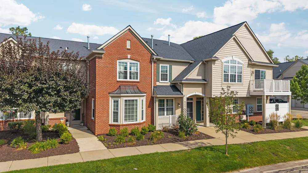 713 Abbington Court Genoa Township, MI 48843