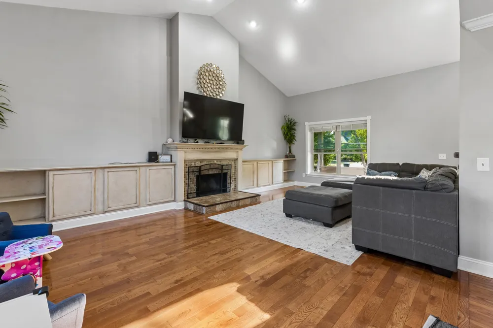2164 Woodbine Drive Canton Charter Township, MI 48188
