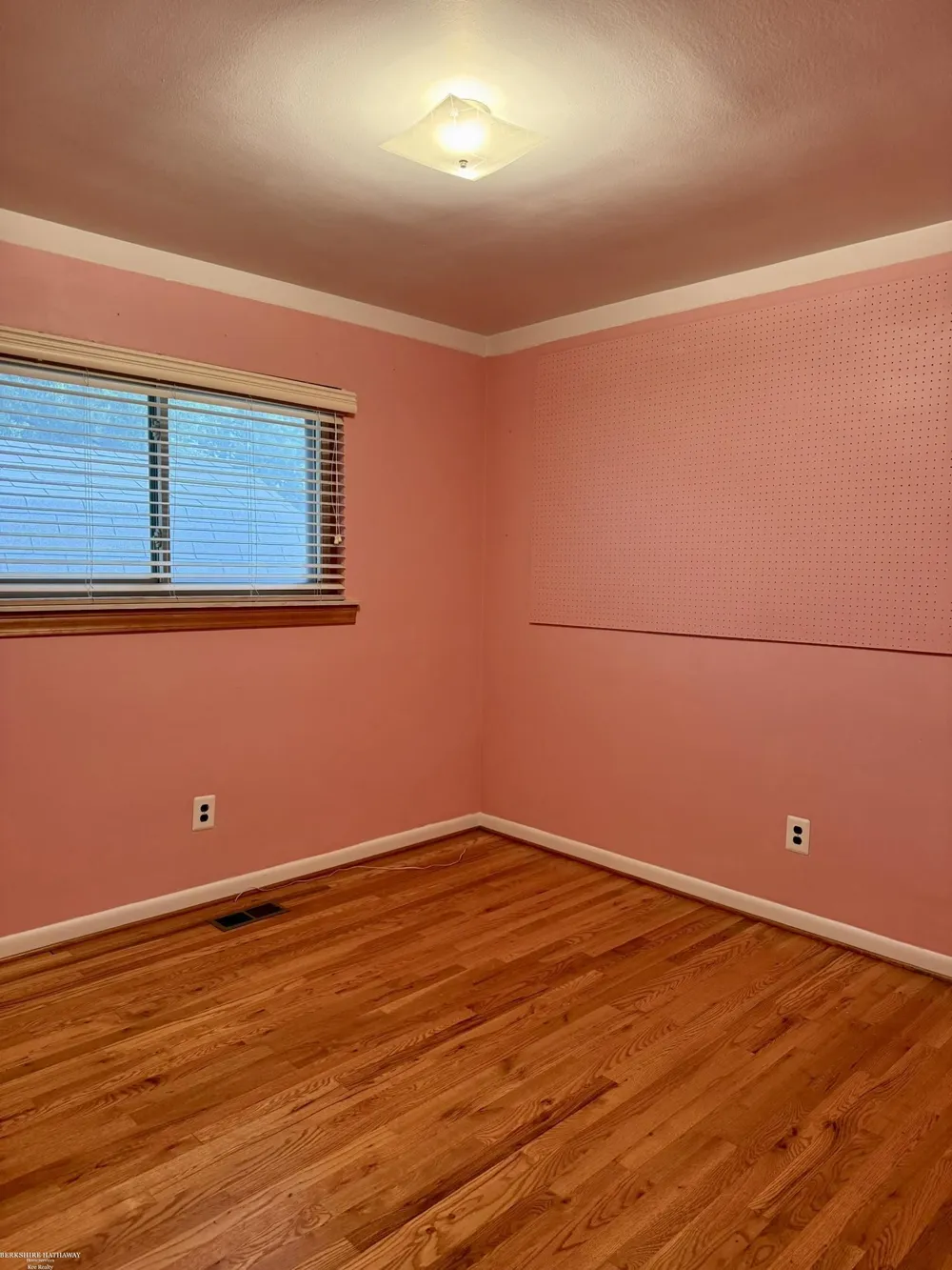 29868 Pinto Drive Warren City, MI 48093