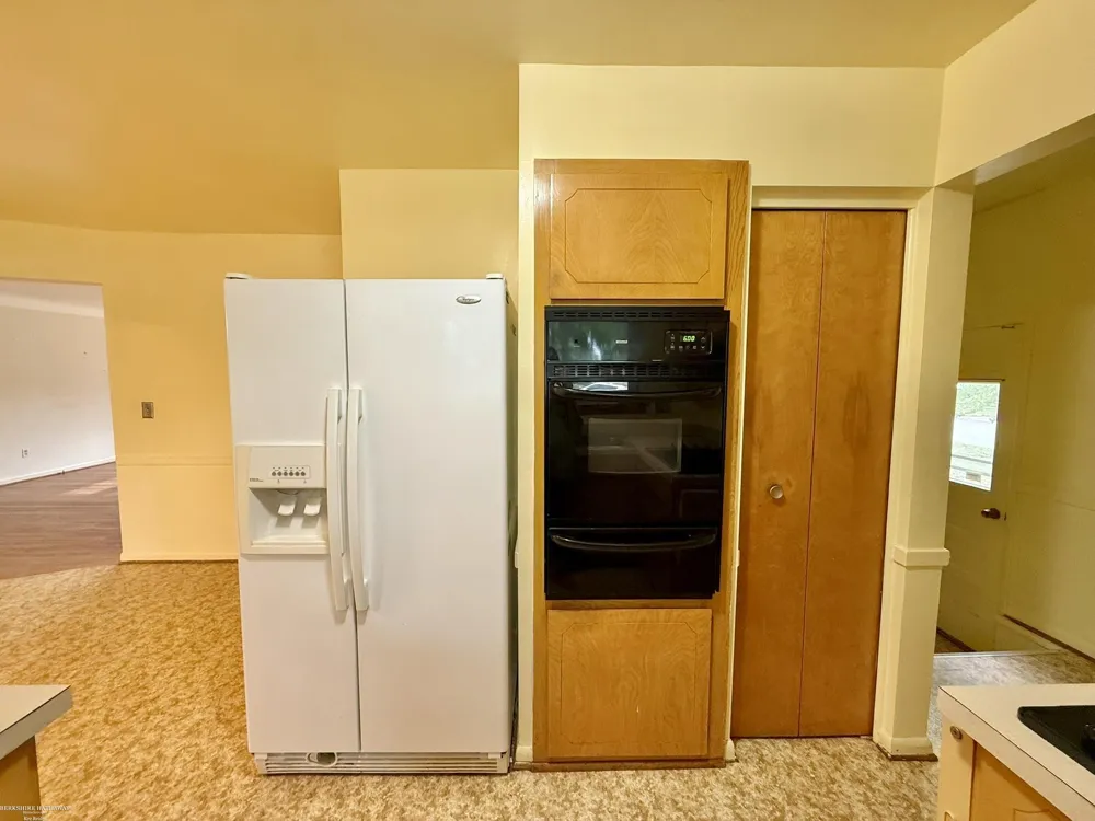 29868 Pinto Drive Warren City, MI 48093
