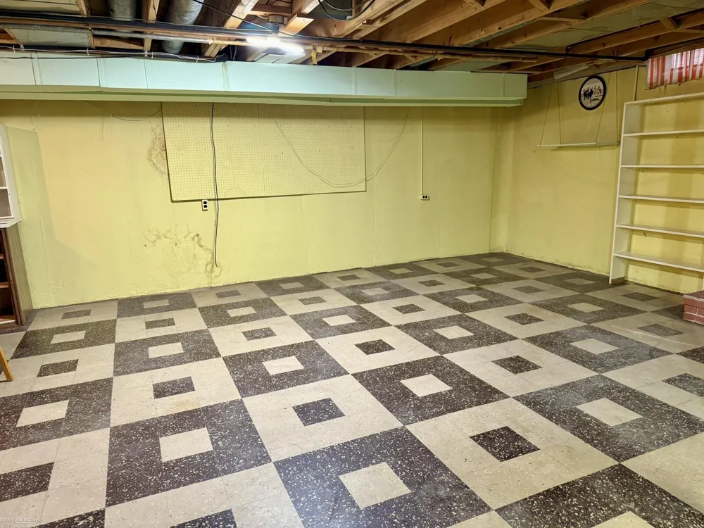 29868 Pinto Drive Warren City, MI 48093