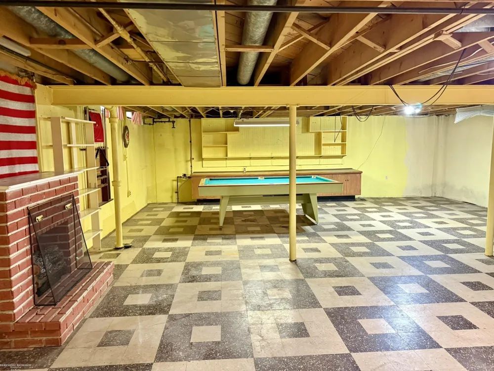29868 Pinto Drive Warren City, MI 48093
