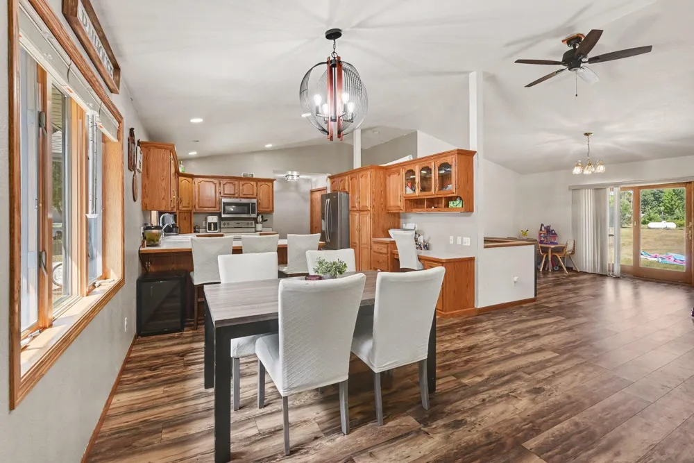 610 W Maple Street Edgerton, MN 56128