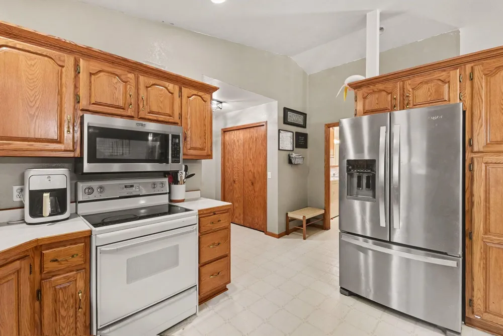 610 W Maple Street Edgerton, MN 56128
