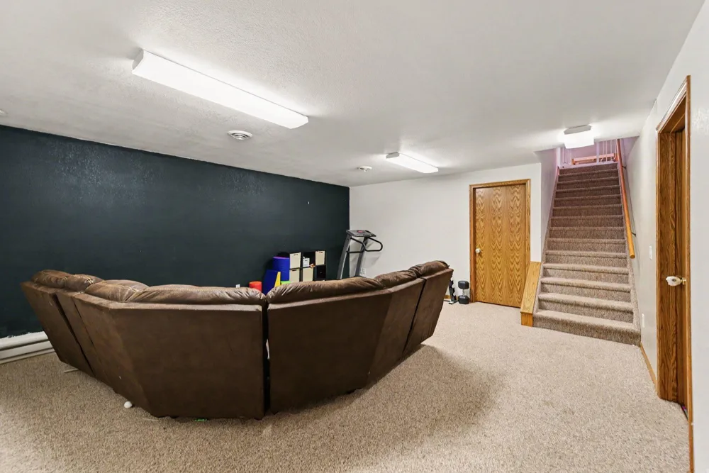 610 W Maple Street Edgerton, MN 56128