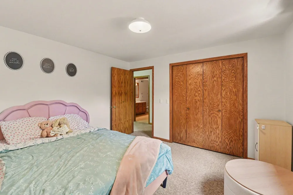 610 W Maple Street Edgerton, MN 56128