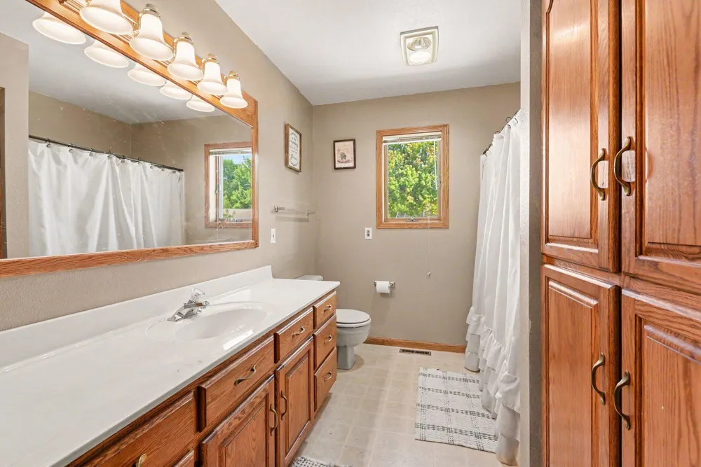 610 W Maple Street Edgerton, MN 56128