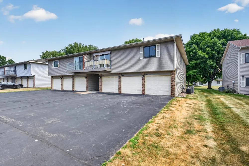 3276 Greenbrier Street #3276C Vadnais Heights, MN 55127