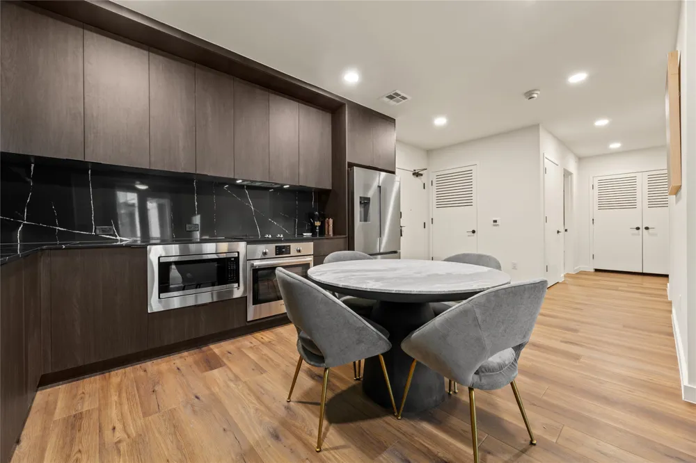 2323 S Lamar Boulevard #206 Austin, TX 78704